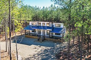 Luxe Broken Bow Cabin w/ Private Hot Tub & Grill!