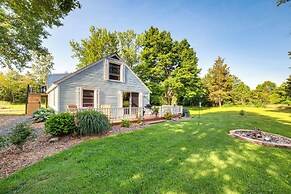 Cozy Holland Studio w/ Deck Near Lake Michigan!