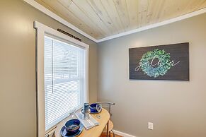 Cozy Holland Studio w/ Deck Near Lake Michigan!