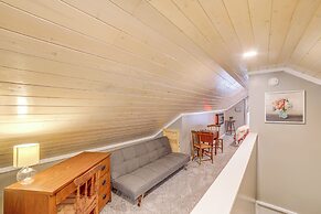 Cozy Holland Studio w/ Deck Near Lake Michigan!