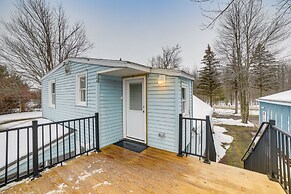 Cozy Holland Studio w/ Deck Near Lake Michigan!