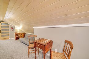 Cozy Holland Studio w/ Deck Near Lake Michigan!