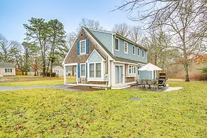 South Yarmouth Home w/ Gas Grill < 2 Mi to Beaches