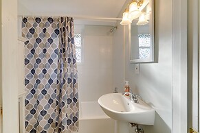 Backyard + Deck: Family-friendly Lorton Home!