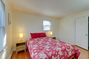 Backyard + Deck: Family-friendly Lorton Home!