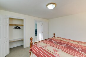 Backyard + Deck: Family-friendly Lorton Home!