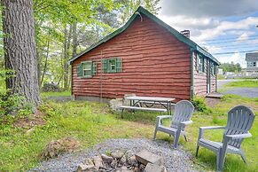 7 Mi to Jack Frost Ski Area: Cozy Blakeslee Cabin!