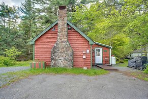 7 Mi to Jack Frost Ski Area: Cozy Blakeslee Cabin!