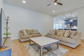 Modern Gulf Breeze Home w/ Patio: 13 Mi to Beach!