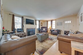 Near Parks & Lakes: Blakeslee Home w/ Porch & Yard