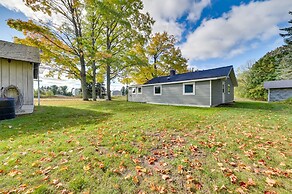 Cozy Harbor Springs Vacation Rental, 13 Mi to Town