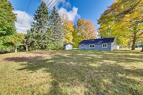 Cozy Harbor Springs Vacation Rental, 13 Mi to Town