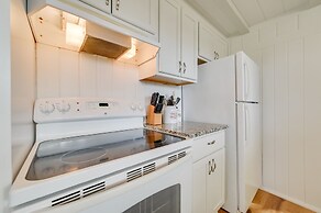 Cozy Harbor Springs Vacation Rental, 13 Mi to Town