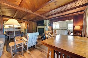 Cozy Harbor Springs Vacation Rental, 13 Mi to Town