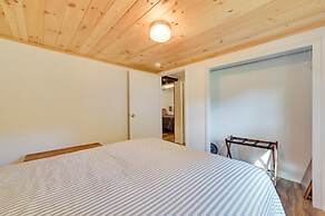 Cozy Harbor Springs Vacation Rental, 13 Mi to Town