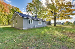 Cozy Harbor Springs Vacation Rental, 13 Mi to Town
