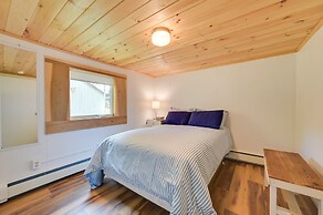 Cozy Harbor Springs Vacation Rental, 13 Mi to Town