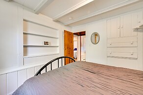 Cozy Harbor Springs Vacation Rental, 13 Mi to Town