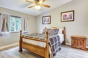 Charming Stayton Home w/ Deck + Smart TV!
