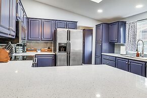 Charming Stayton Home w/ Deck + Smart TV!