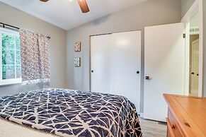 Charming Stayton Home w/ Deck + Smart TV!