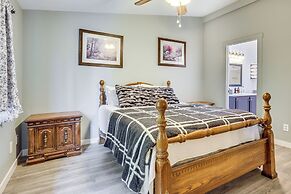 Charming Stayton Home w/ Deck + Smart TV!