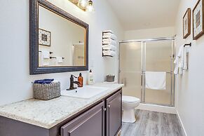 Charming Stayton Home w/ Deck + Smart TV!