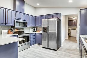 Charming Stayton Home w/ Deck + Smart TV!