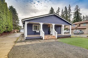Charming Stayton Home w/ Deck + Smart TV!