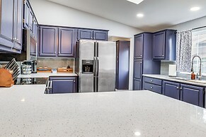 Charming Stayton Home w/ Deck + Smart TV!