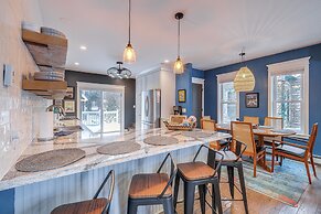 Frankfort Vacation Rental < 1 Mi to Lake Michigan!