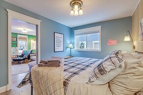 Frankfort Vacation Rental < 1 Mi to Lake Michigan!