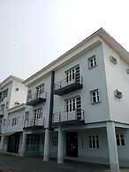 1401 Luxury Apartments