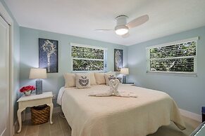 Mermaid's Treasure 2 Bedroom Home by RedAwning