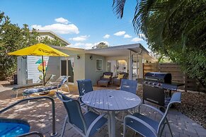 Mermaid's Treasure 2 Bedroom Home by RedAwning