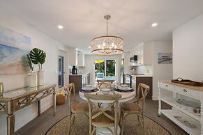 Mermaid's Treasure 2 Bedroom Home by RedAwning