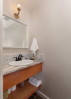 Belle 30 Day Minimum 2 Bedroom Home by RedAwning