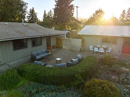 Belle 30 Day Minimum 2 Bedroom Home by RedAwning