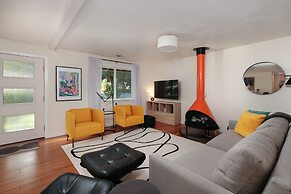 Belle 30 Day Minimum 2 Bedroom Home by RedAwning