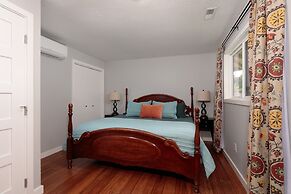 Belle 30 Day Minimum 2 Bedroom Home by RedAwning