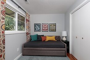 Belle 30 Day Minimum 2 Bedroom Home by RedAwning