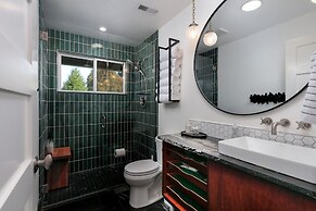 Belle 30 Day Minimum 2 Bedroom Home by RedAwning