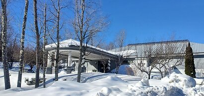 Cozy In The Woods 3 Bedroom Condo by RedAwning