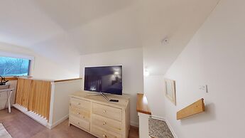 Cozy In The Woods 3 Bedroom Condo by RedAwning