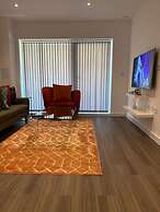 Inviting 4-bed Apartment in Dartford