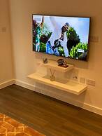 Inviting 4-bed Apartment in Dartford