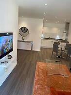 Inviting 4-bed Apartment in Dartford