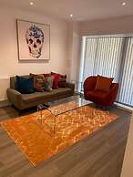 Inviting 4-bed Apartment in Dartford