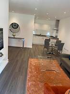 Inviting 4-bed Apartment in Dartford