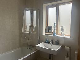 Beautiful Apartment in the Cathedral Grounds